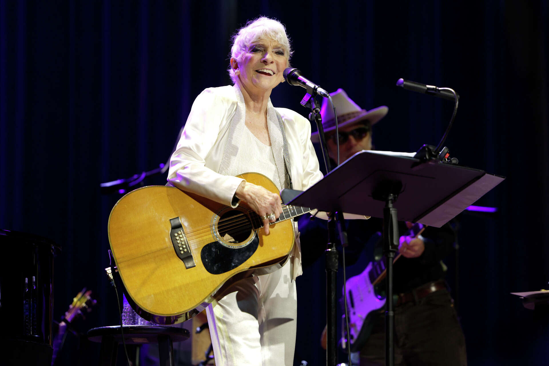 Crowd at a Judy Collins show